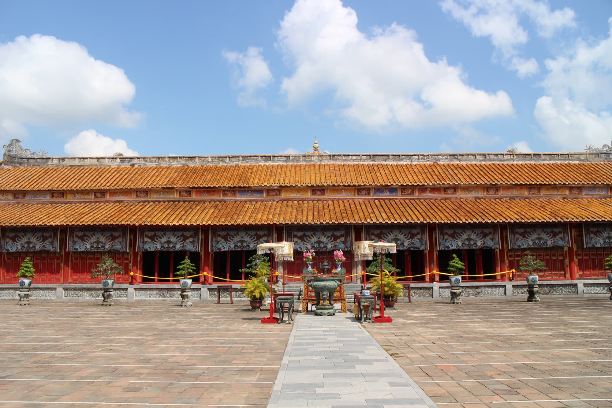 Cố Đô Qua Đèo Hải Vân
