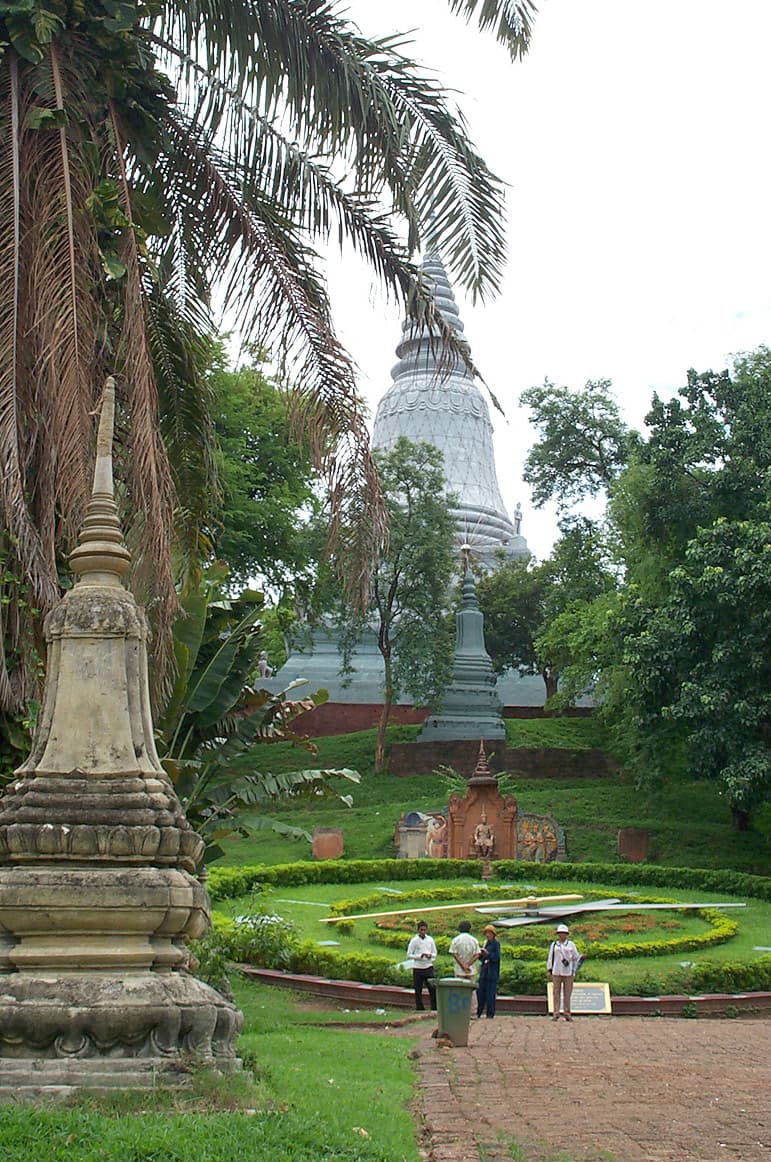 เมืองหลวงและประวัติศาสตร์อันหนักหน่วง