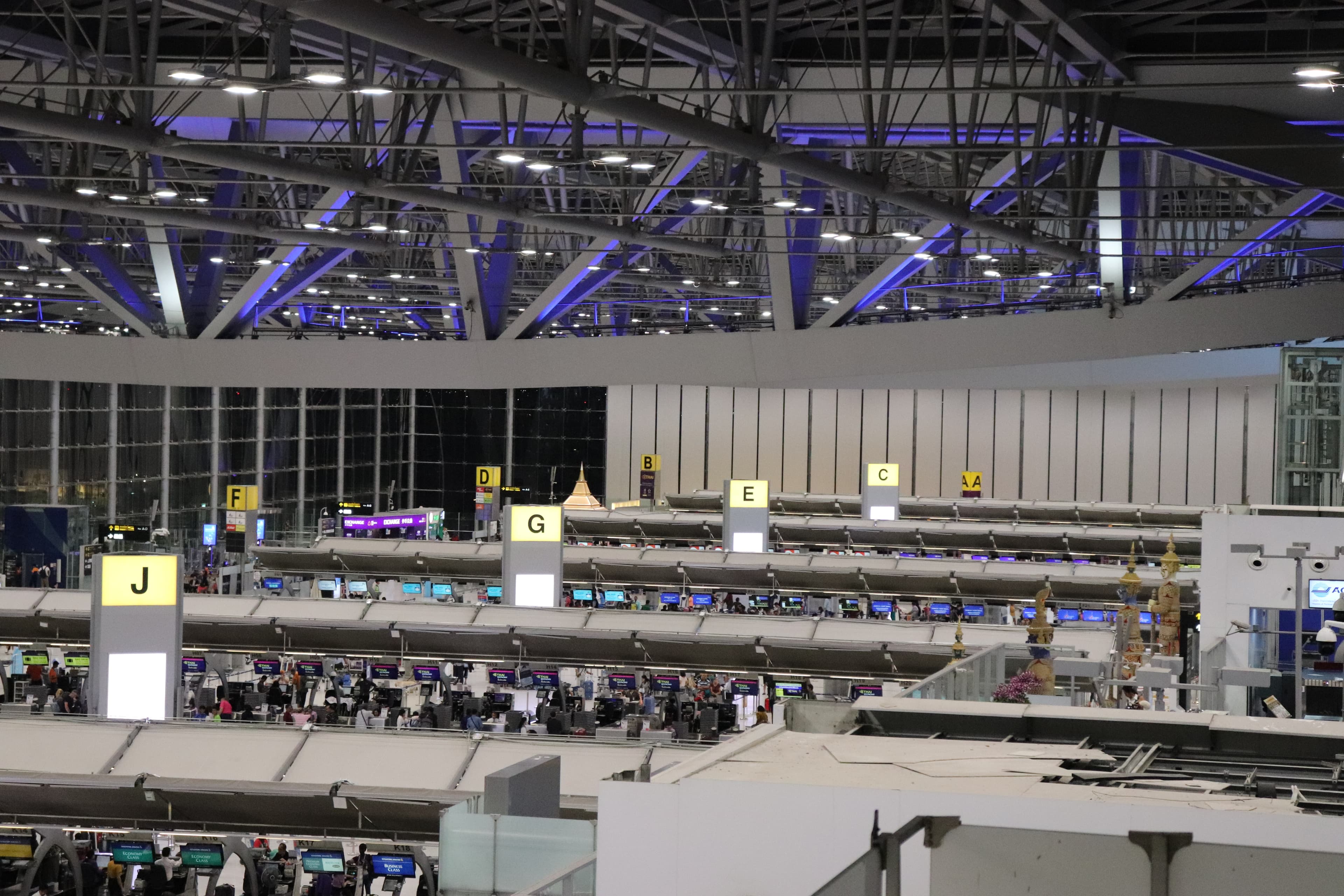 Perubahan Bandara Thailand 2026: Biaya Keberangkatan Naik, Aplikasi THIM Diperkenalkan, Biaya Wisatawan Belum Berlaku