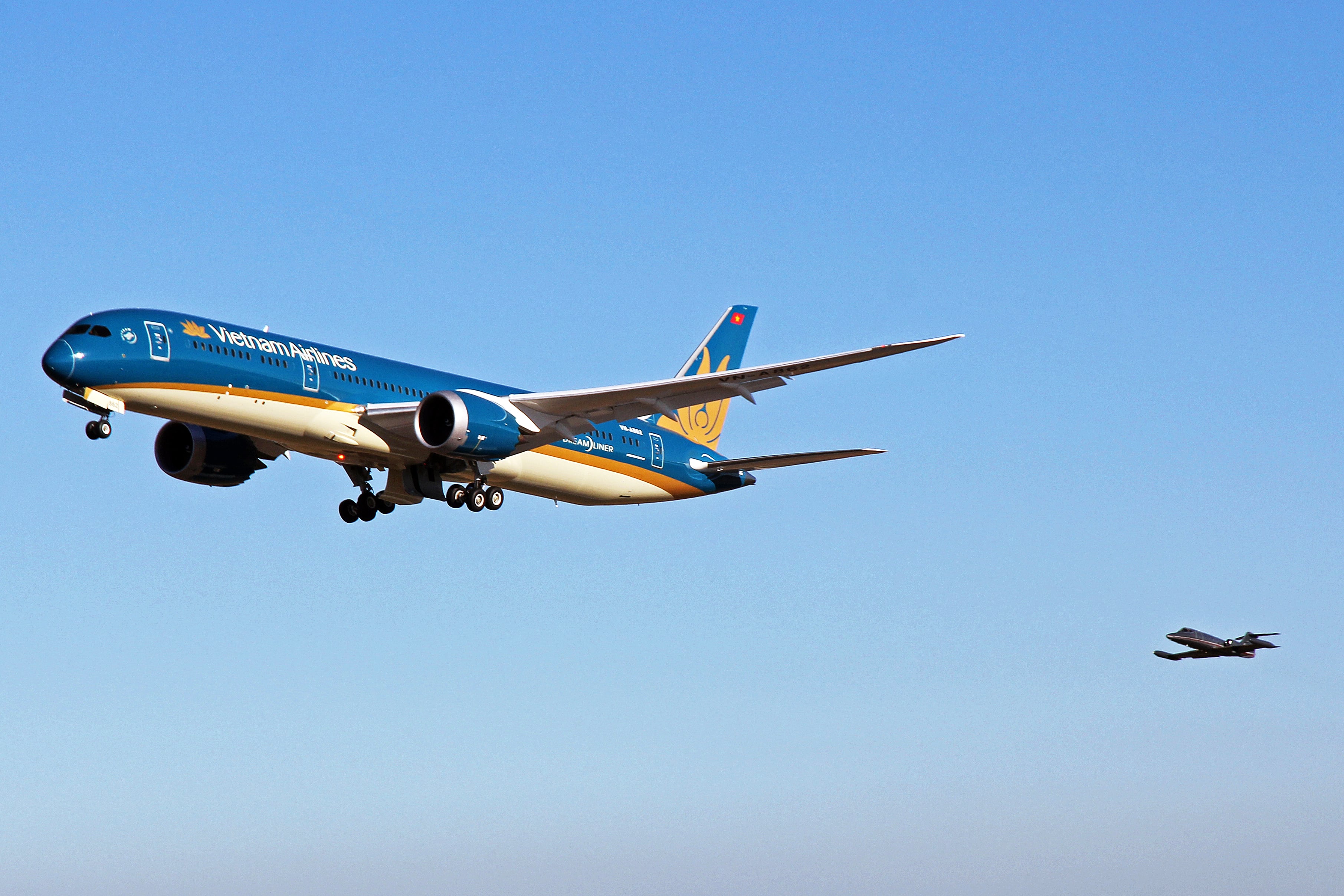 Vietnam Airlines: Direct Flights from Europe to Hanoi and Ho Chi Minh City