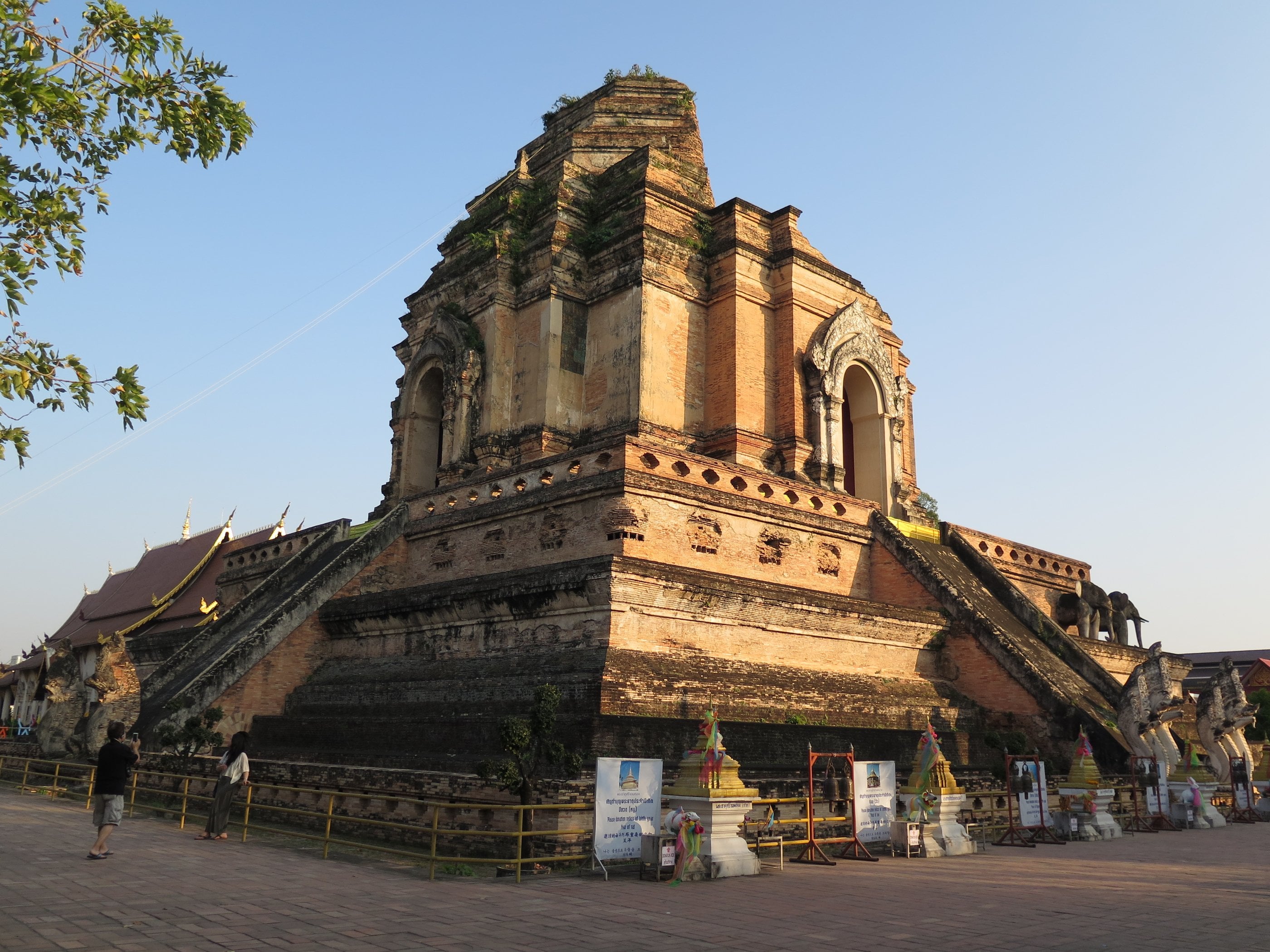 The great chedi of Wat Chedi Luang rises over Chiang Mai, the gateway city and anchor of a private northern circuit.