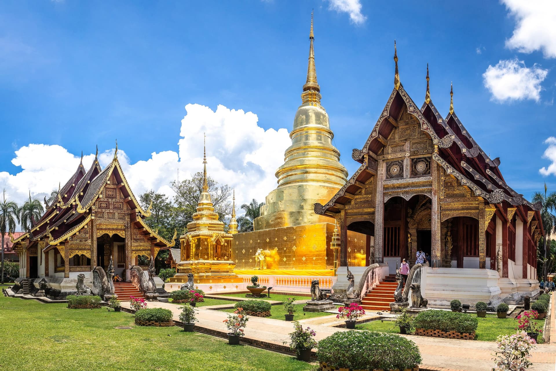 Wat Phra Singh, un templo dorado de estilo Lanna en el casco antiguo de Chiang Mai.